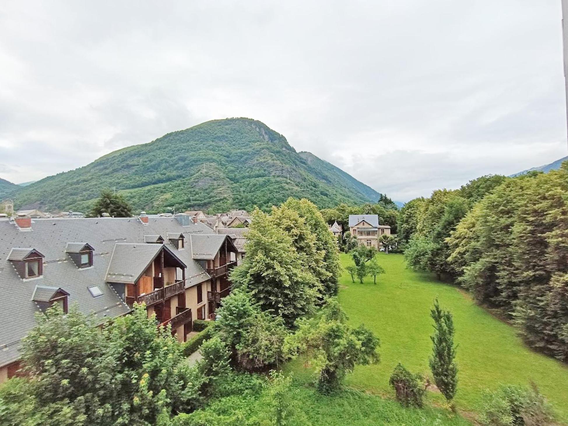 Appartamento Chez Charlotte, T3 Duplex, Vue Montagne, Parking Gratuit, Ascenseur, 4 Personnes Bagnères-de-Luchon Esterno foto